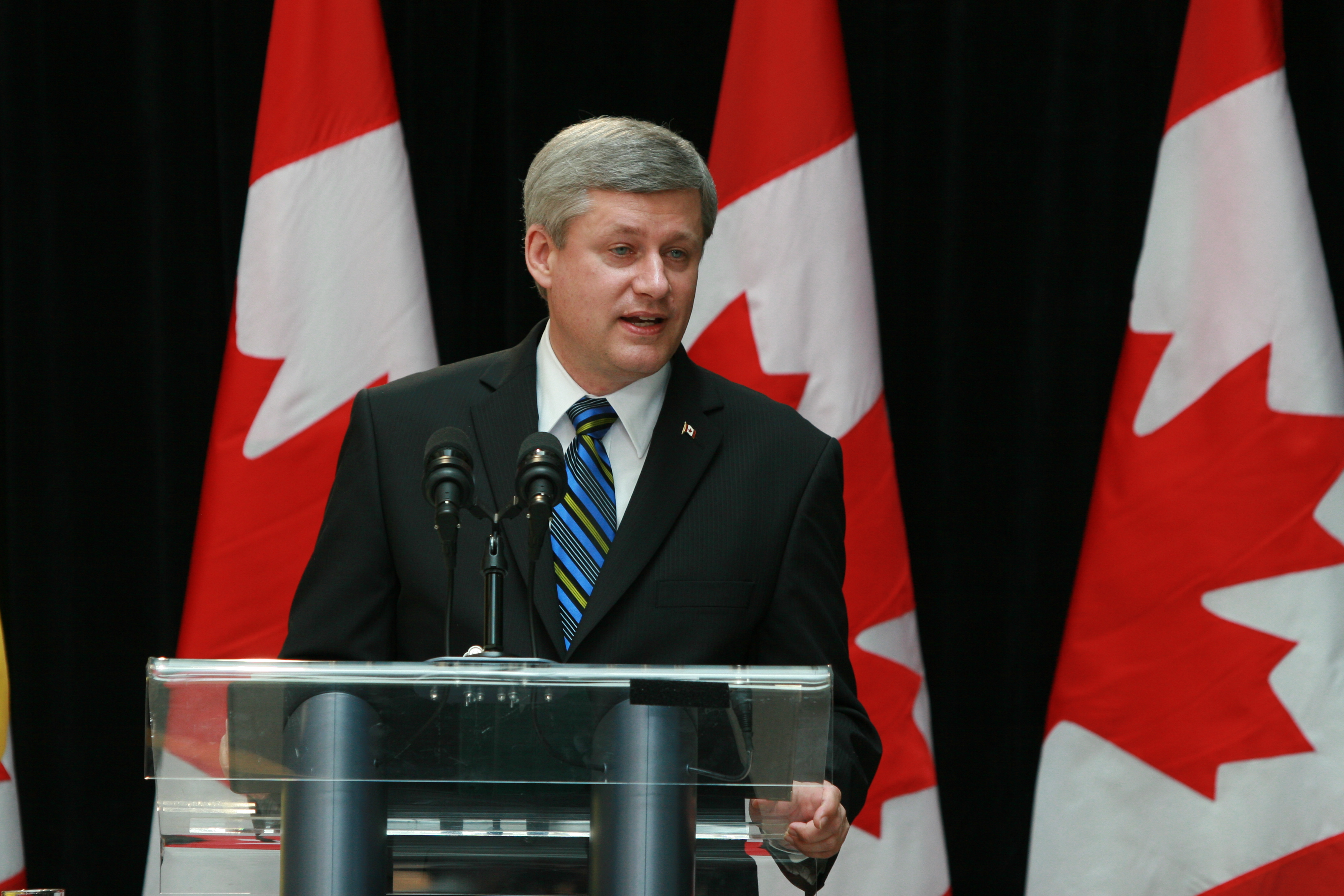 Prime Minister Stephen Harper announcing new federal funding for Global Outreach in Africa at Perimeter Institute 